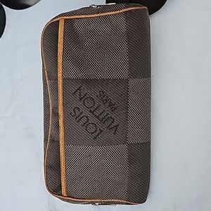 LOUIS VUITTON MENS BELT BAG